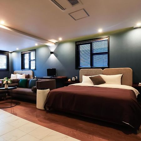 Brown-Dot Hotel Yangjeong Busan Buitenkant foto