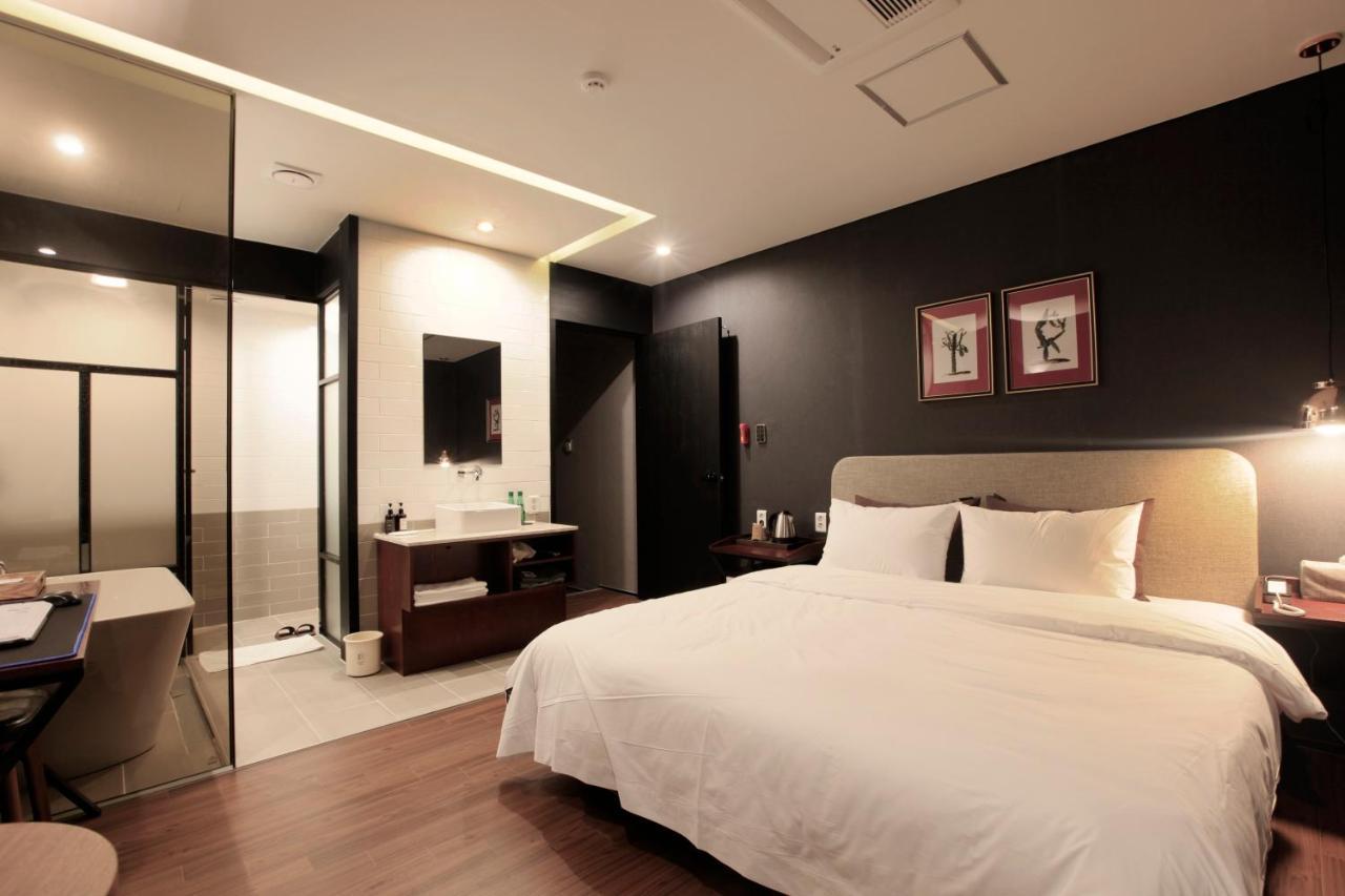 Brown-Dot Hotel Yangjeong Busan Buitenkant foto