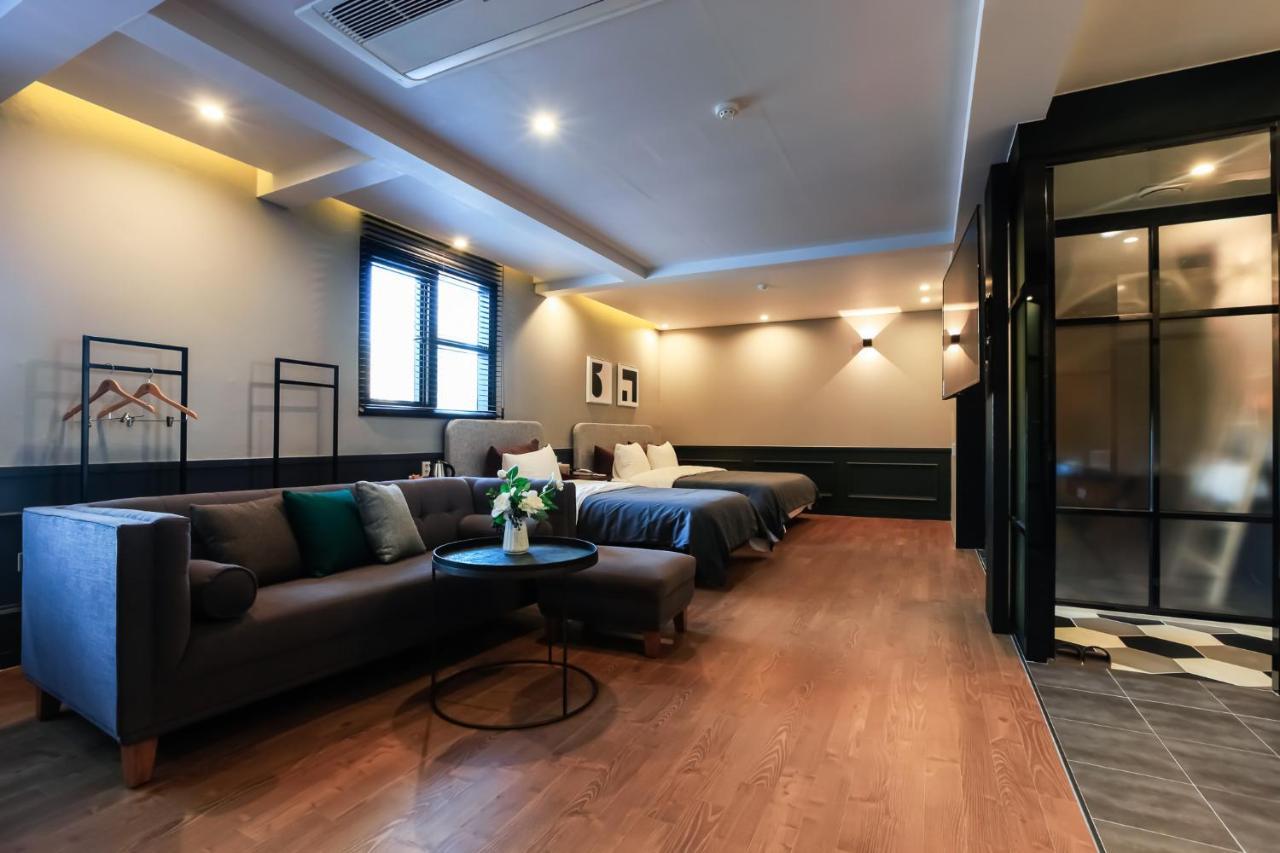 Brown-Dot Hotel Yangjeong Busan Buitenkant foto