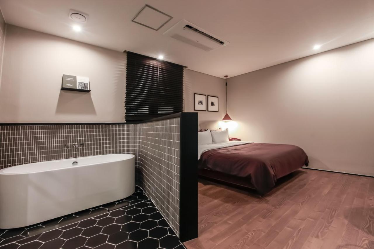 Brown-Dot Hotel Yangjeong Busan Buitenkant foto