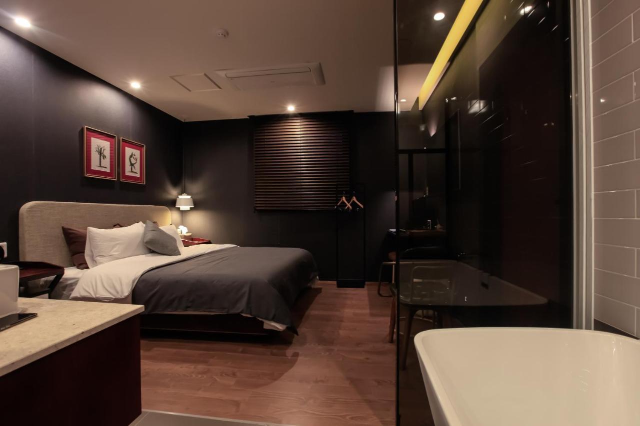 Brown-Dot Hotel Yangjeong Busan Buitenkant foto