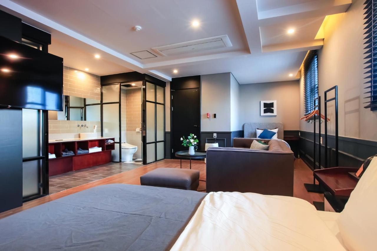 Brown-Dot Hotel Yangjeong Busan Buitenkant foto