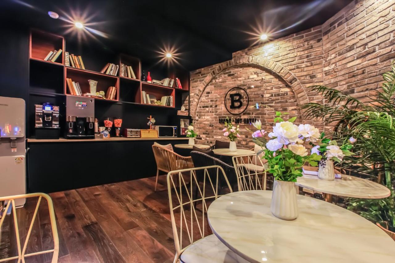 Brown-Dot Hotel Yangjeong Busan Buitenkant foto